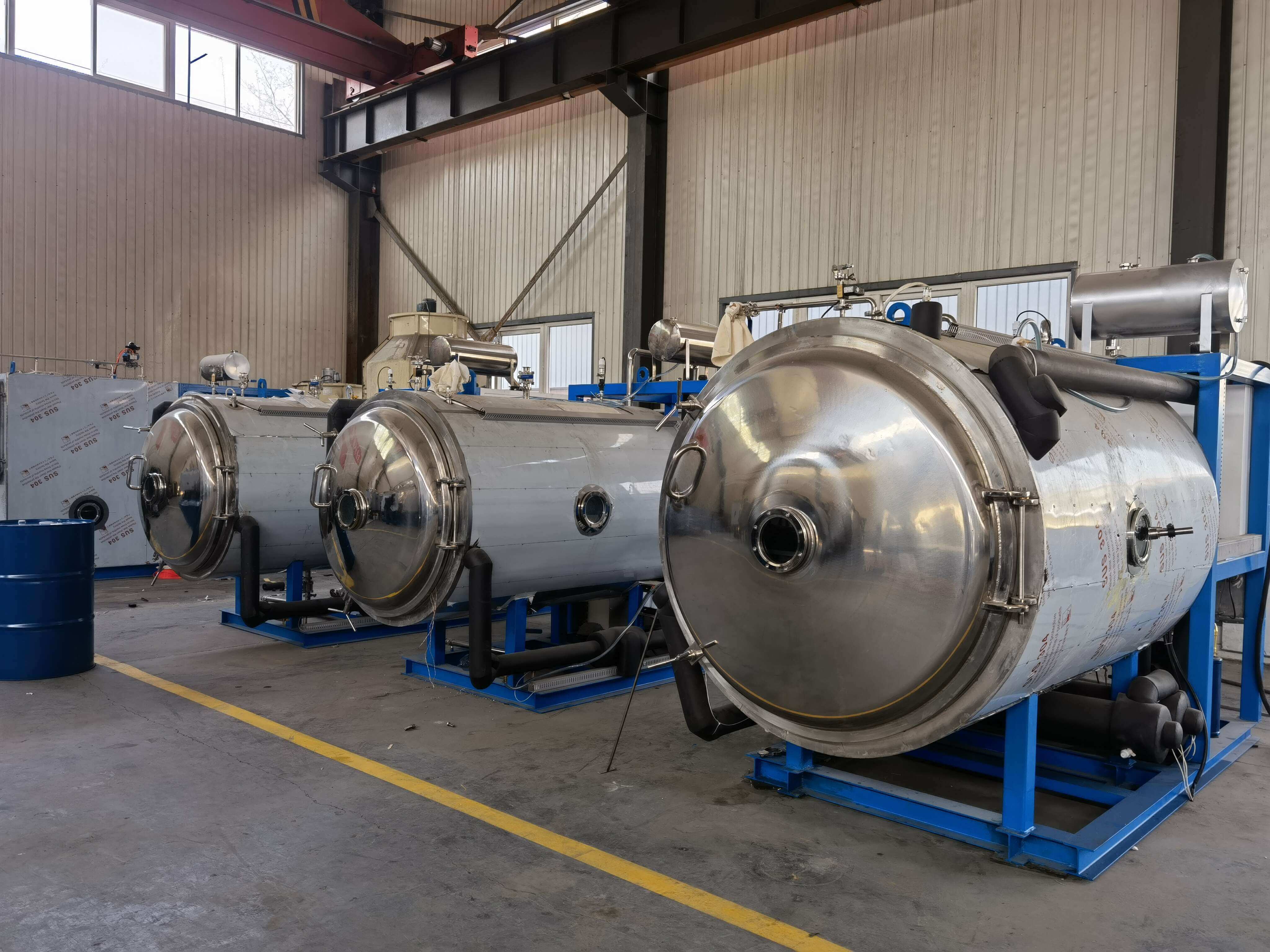 equipment for freeze drying;