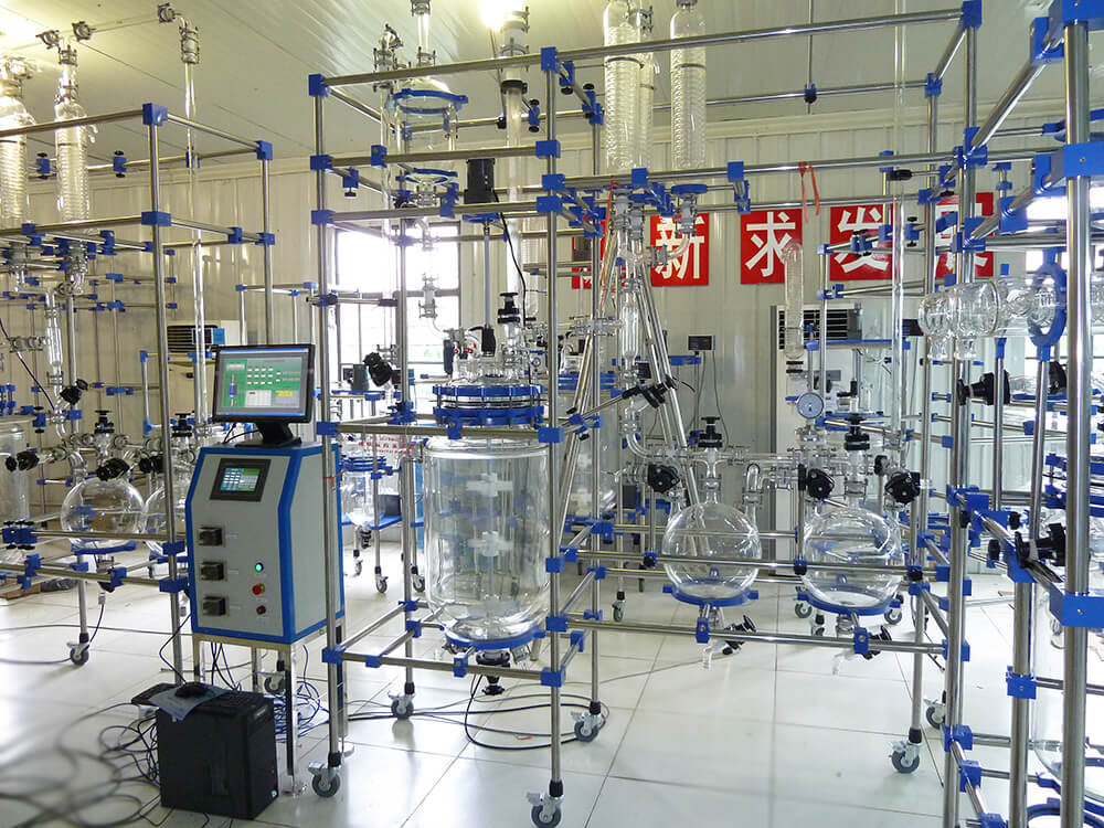 jacketed glass reactor with PLC automatic control system;