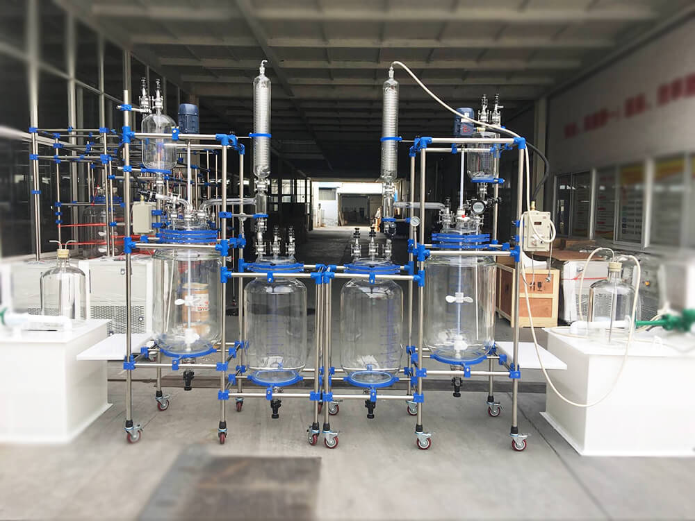 Jacketed glass reaction vessel;